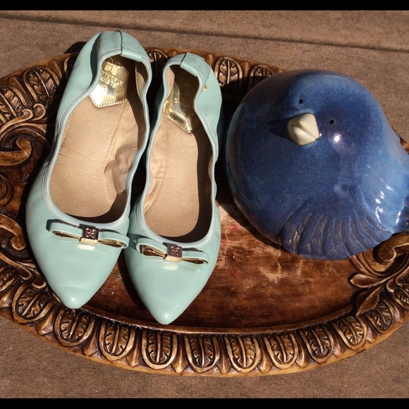 Butterfly Twist pointed toe flats 🥿🦋 - Picture 2 of 7